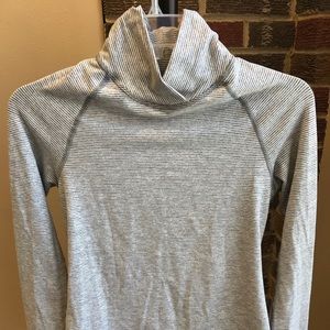 Lululemon Warm Your Core LS Tee sz 4